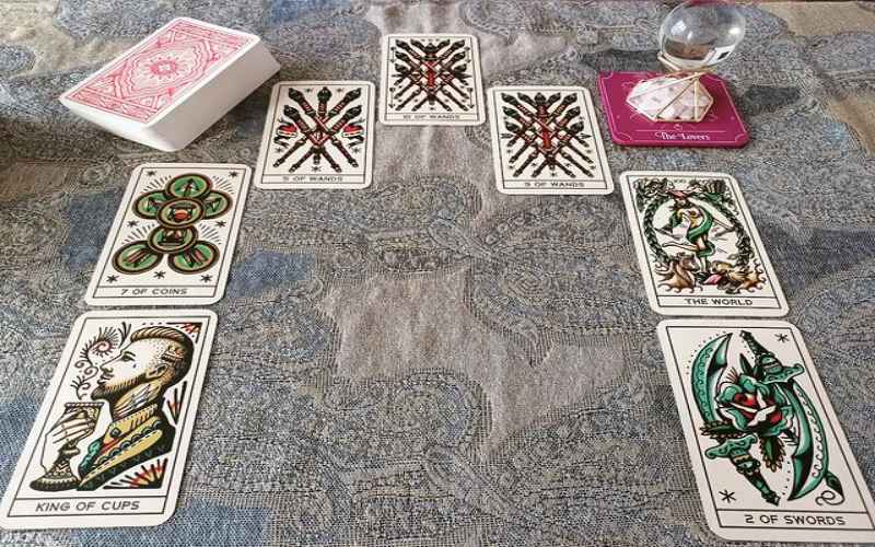 Horseshoe Tarot Spread: Putting a Plan Together